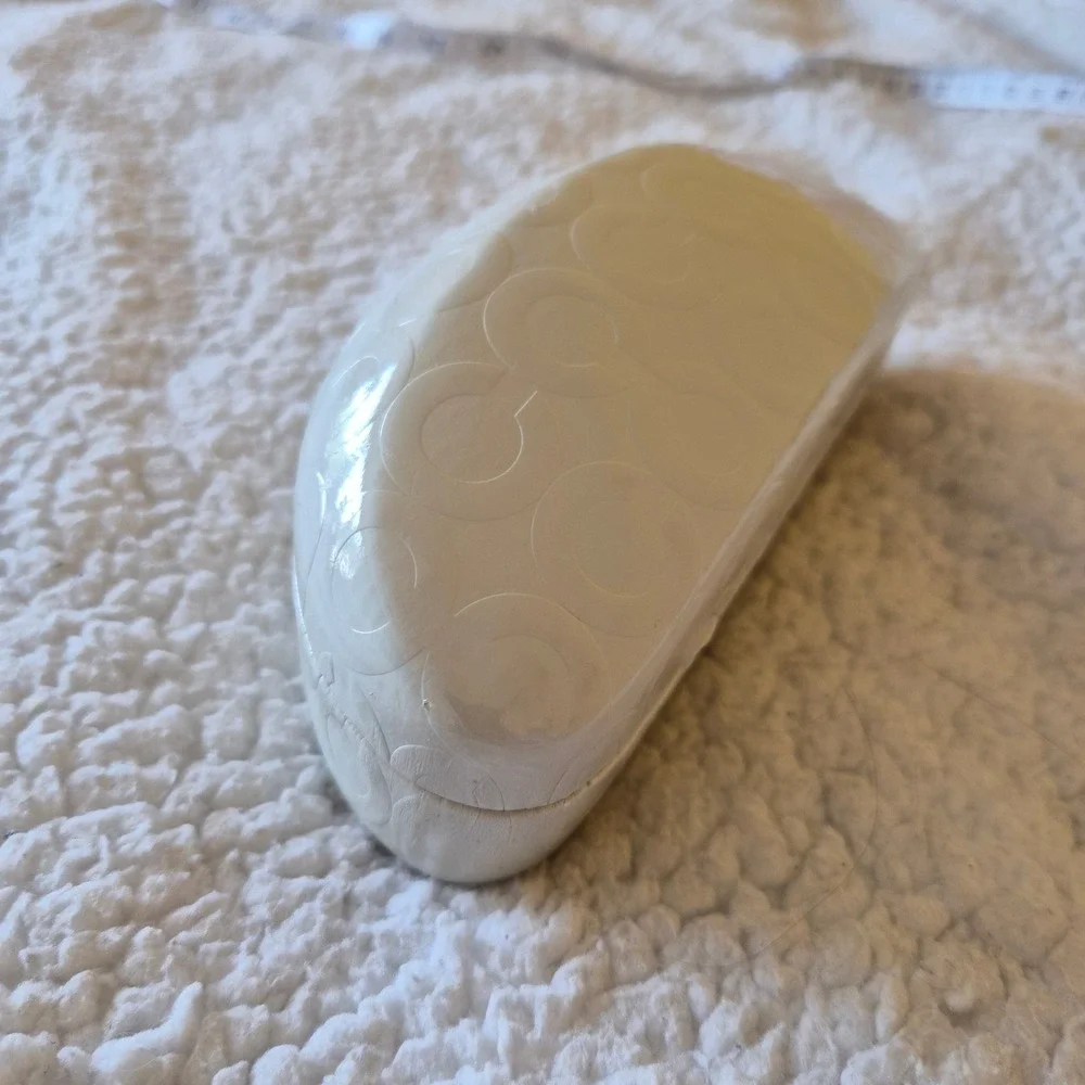 Coach Glossy White Signature C Logo Hard Clamshell Sunglasses Eyeglass Case